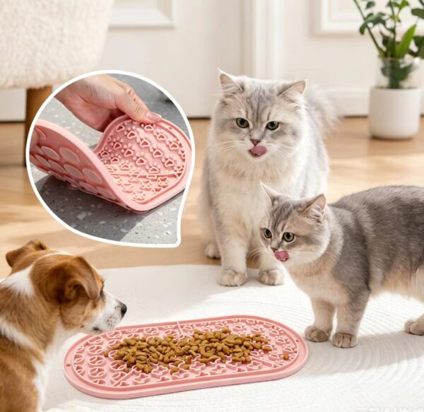 Silicone Pet Lick Mat, Slow Feeder & Anxiety Relief Mat for Dogs and Cats